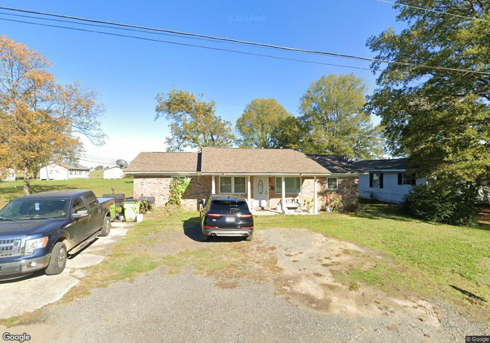 1211 E Harrison St, Stuttgart, AR 72160 - photo 1