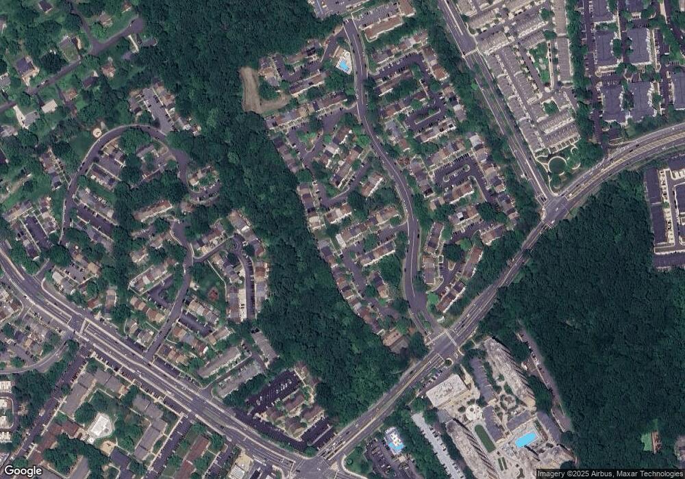 3042 Southern Elm Ct, Fairfax, VA 22031 - photo 1