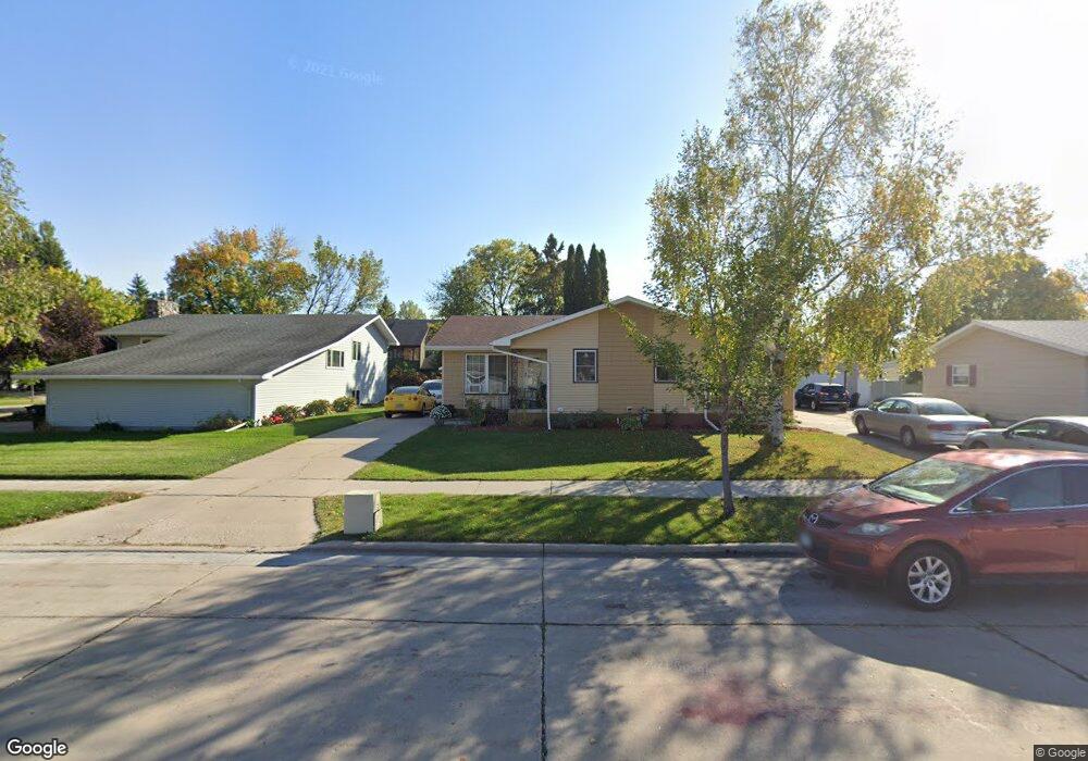 2214 Fallcreek Ct, Grand Forks, ND 58201 - photo 1