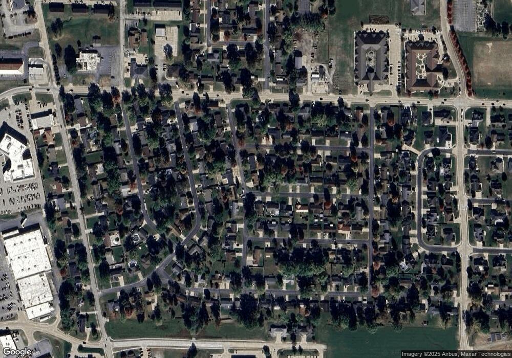 1014 N Martin St, Effingham, IL 62401 - photo 1