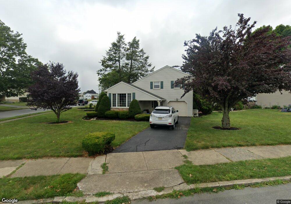 1860 Robin Way, Bethlehem, PA 18018 - photo 1