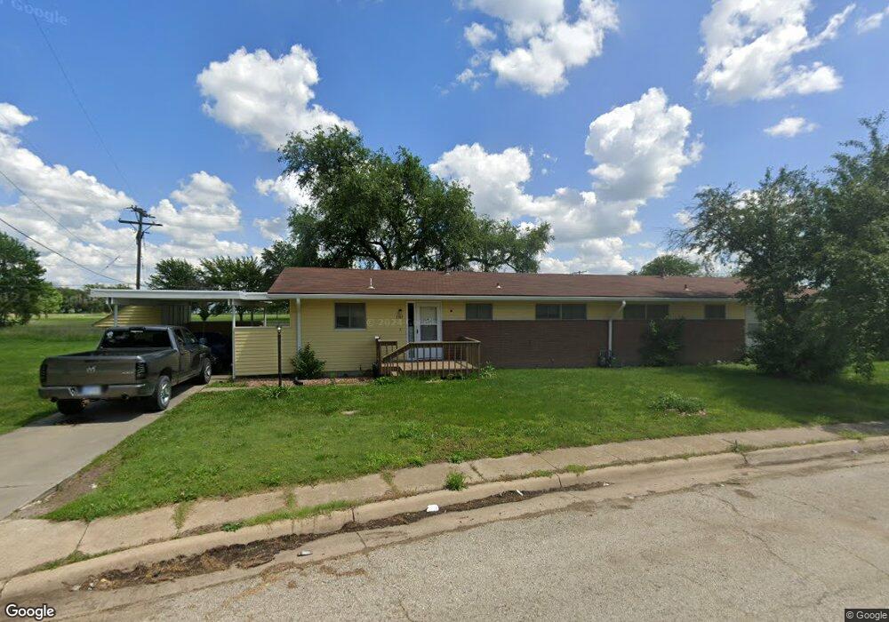 1302 SW Clearview Ln, Topeka, KS 66619 - photo 1