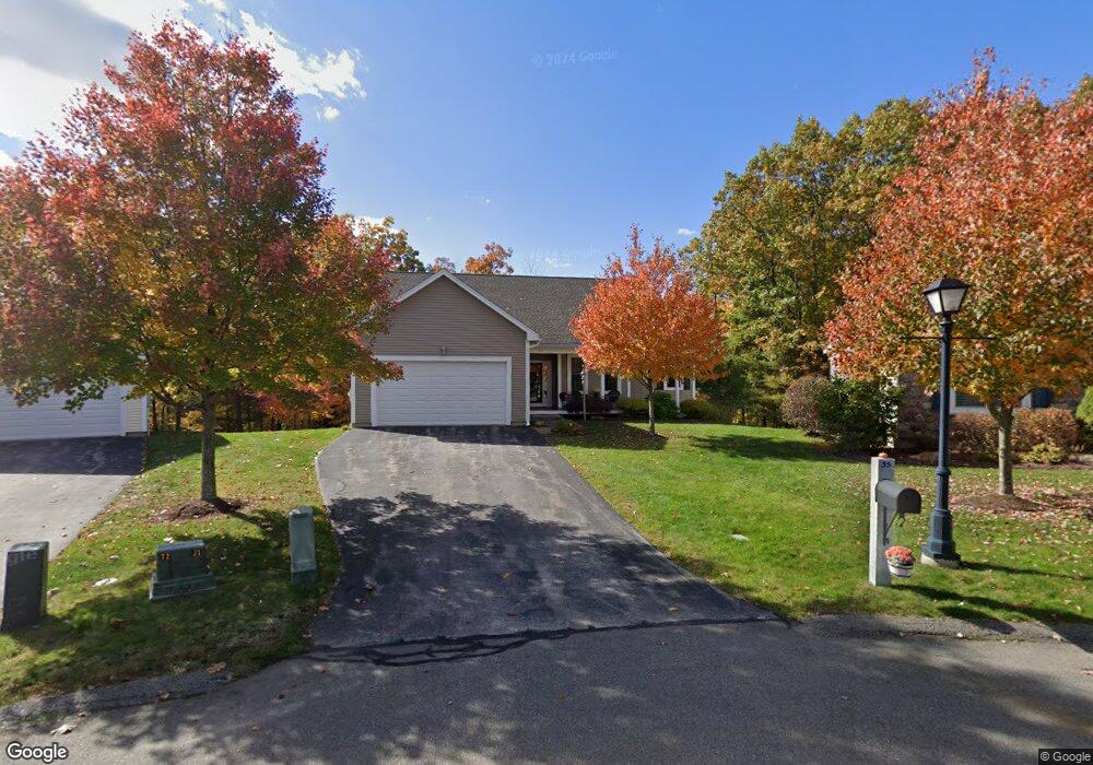 35 Checker Berry Way unit 6, Manchester, NH 03102 - photo 1