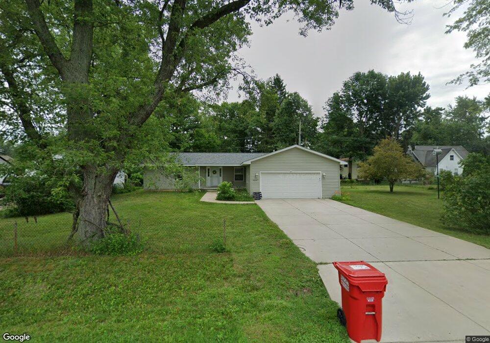 4047 Maple Blvd, West Bloomfield, MI 48323 - photo 1