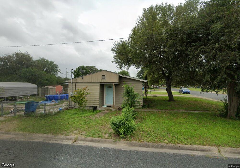 1810 N Washington St, Beeville, TX 78102 - photo 1