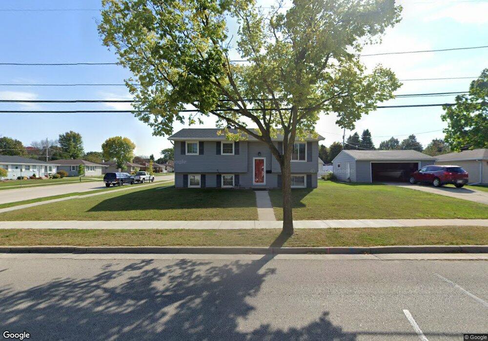 205 Wallace St, Combined Locks, WI 54113 - photo 1