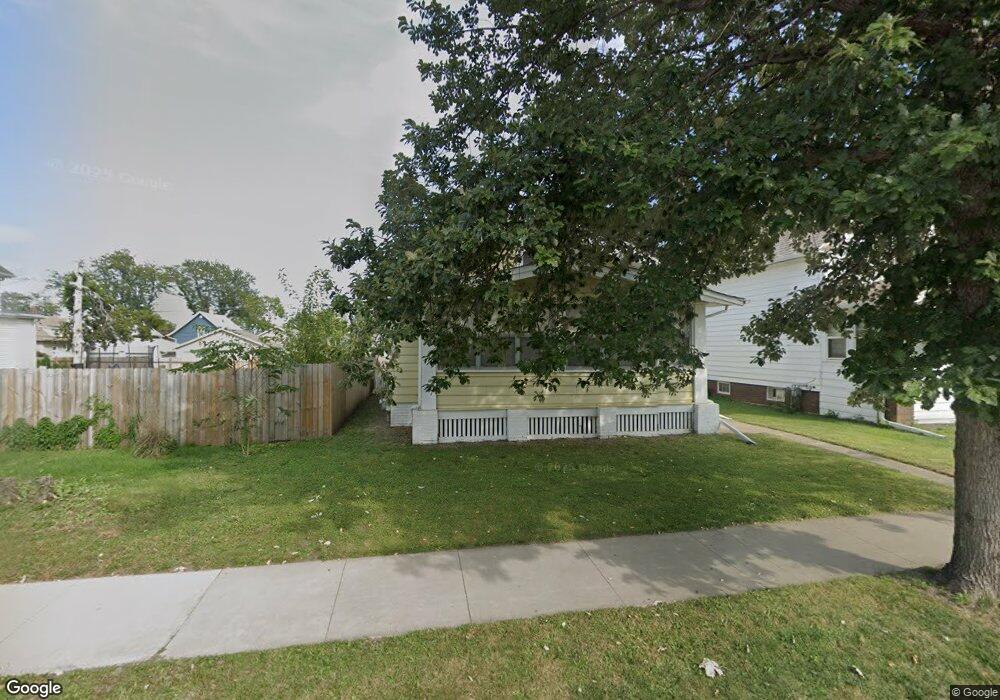 1821 J St SW, Cedar Rapids, IA 52404 - photo 1