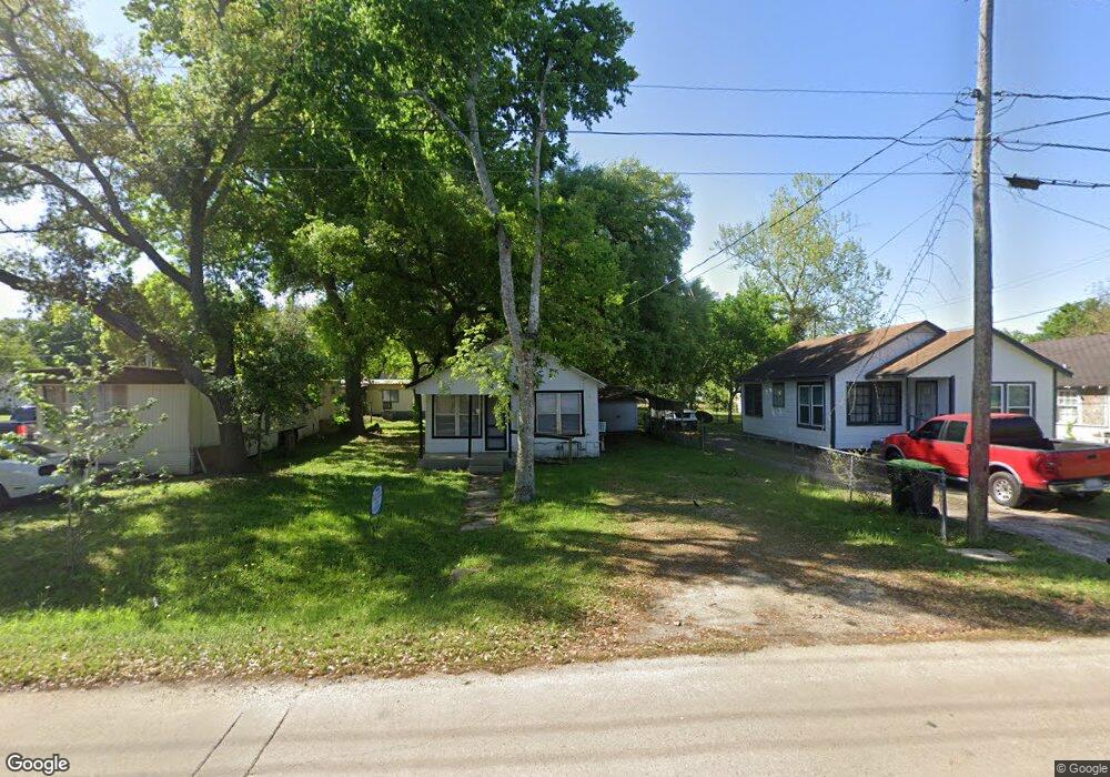 1912 Grace St, Bay City, TX 77414 - photo 1