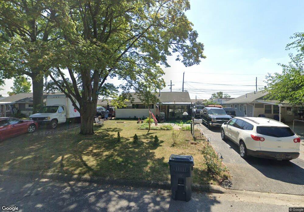 1679 Eastbrook Dr S, Columbus, OH 43223 - photo 1