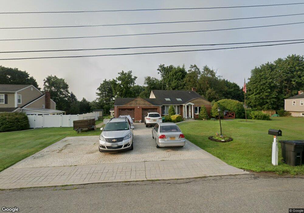 257 Fox Croft Ln, Yorktown Heights, NY 10598 - photo 1