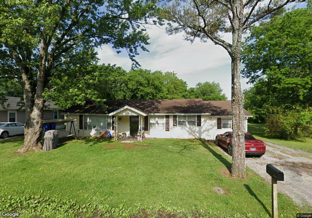 1819 Springdale Ave, Shelbyville, TN 37160 - photo 1