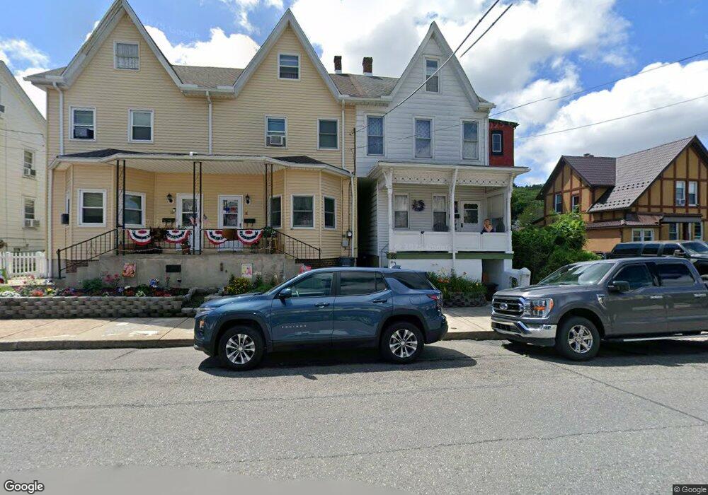 20 W Bertsch St, Lansford, PA 18232 - photo 1