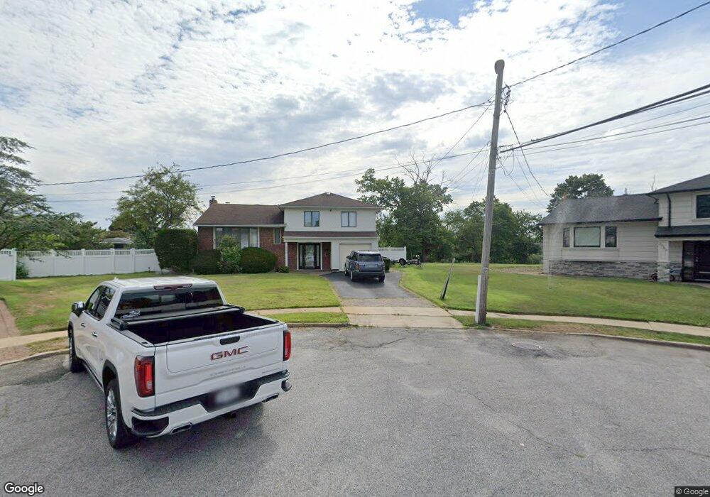 2550 Erick Ct, Bellmore, NY 11710 - photo 1