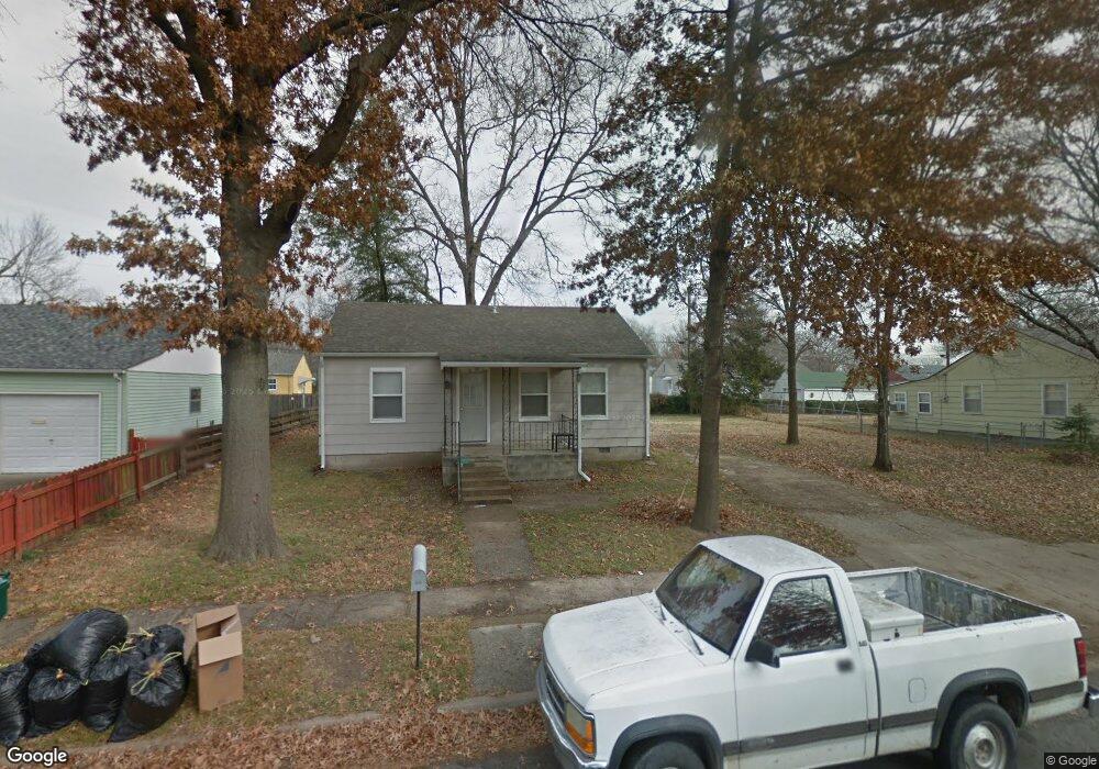 28 Locust Dr, Parsons, KS 67357 - photo 1