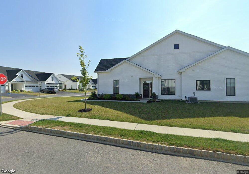 6914 Cedar Dr, Bath, PA 18014 - photo 1