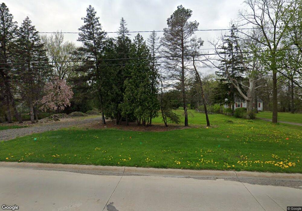 7134 Fenton Rd, Grand Blanc, MI 48439 - photo 1