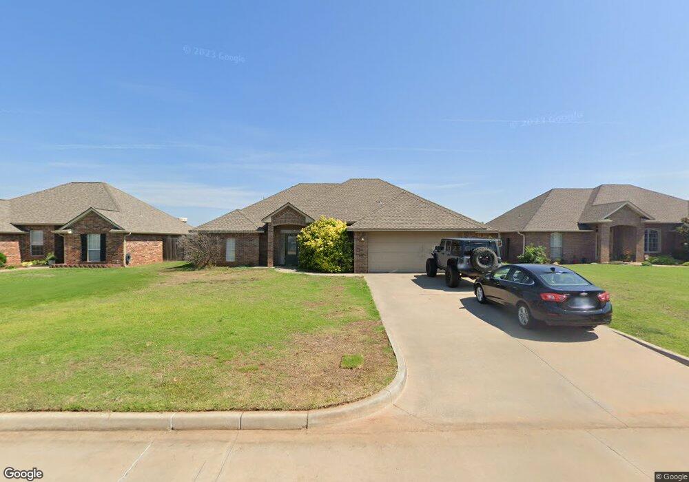 2307 Meadowview Dr, Duncan, OK 73533 - photo 1