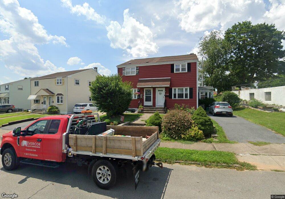 1330 Crestwood Rd, Bethlehem, PA 18018 - photo 1