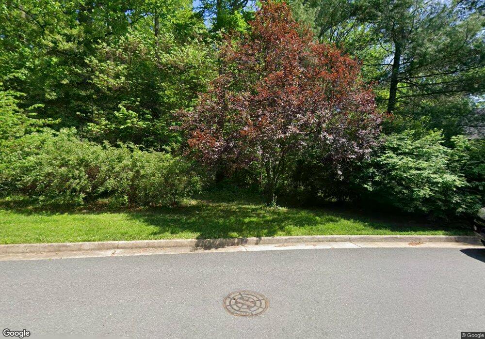 8257 Private Ln, Annandale, VA 22003 - photo 1