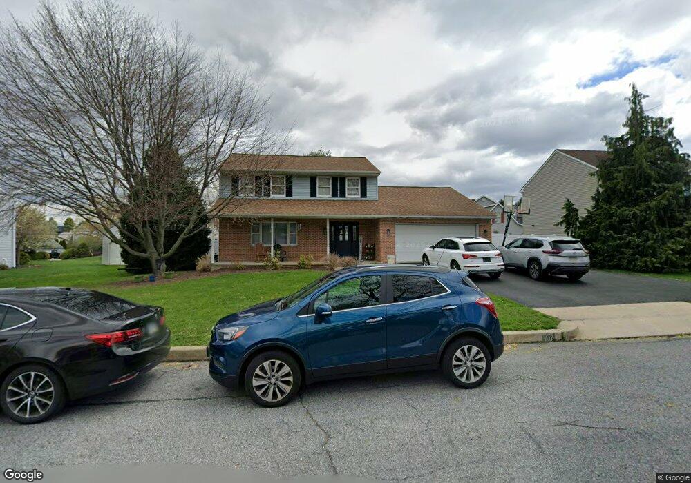 802 Suellen Dr, Reading, PA 19605 - photo 1