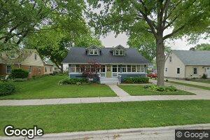 68 Park St, Oswego, IL 60543