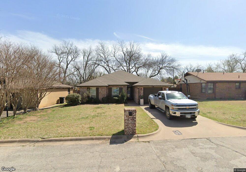 1013 Euclid St, Cleburne, TX 76033 - photo 1