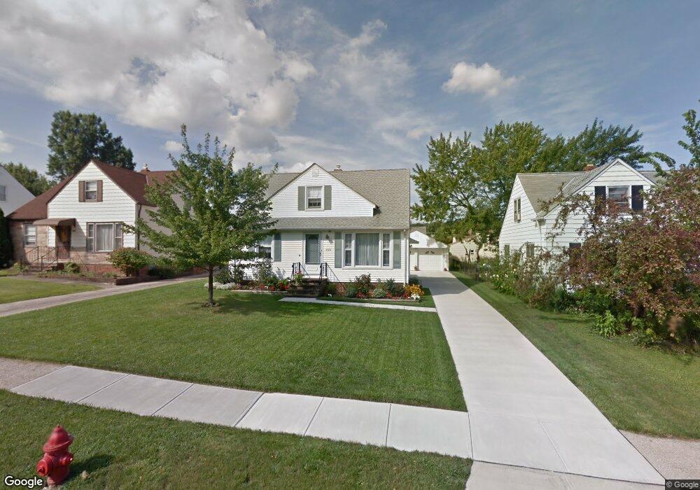 2374 Larchmont Dr, Wickliffe, OH 44092 - photo 1