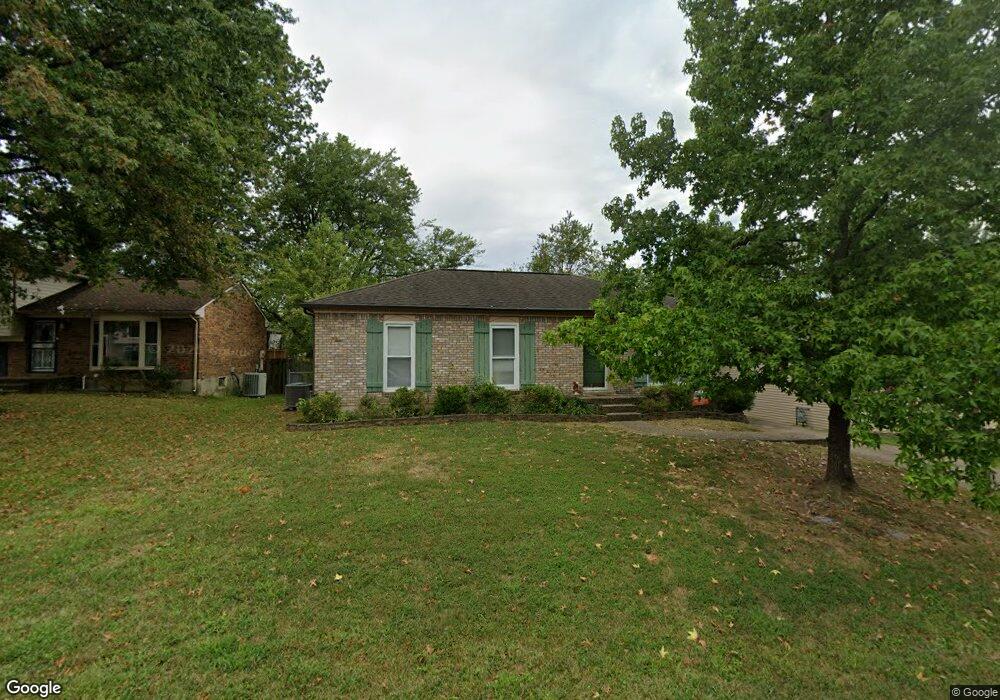 8306 Herrington Ct, Louisville, KY 40228 - photo 1