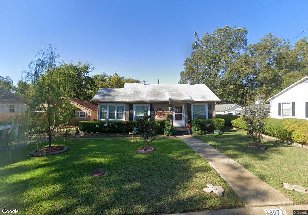1307 N Preston St, Ennis, TX 75119 - photo 1