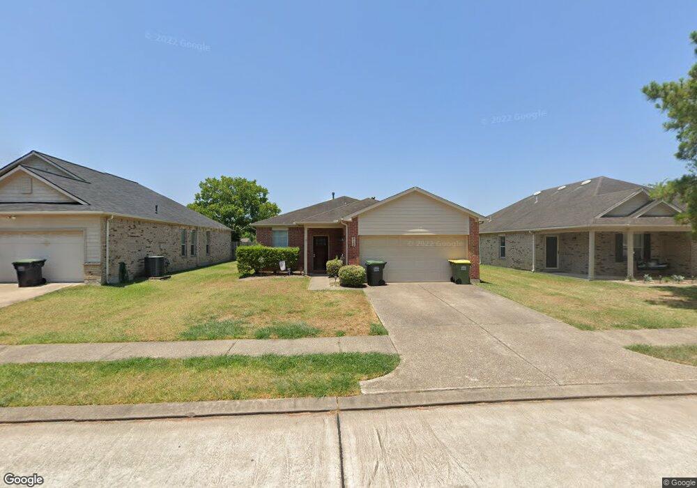 3122 Centennial Village Dr, Pearland, TX 77584 - photo 1