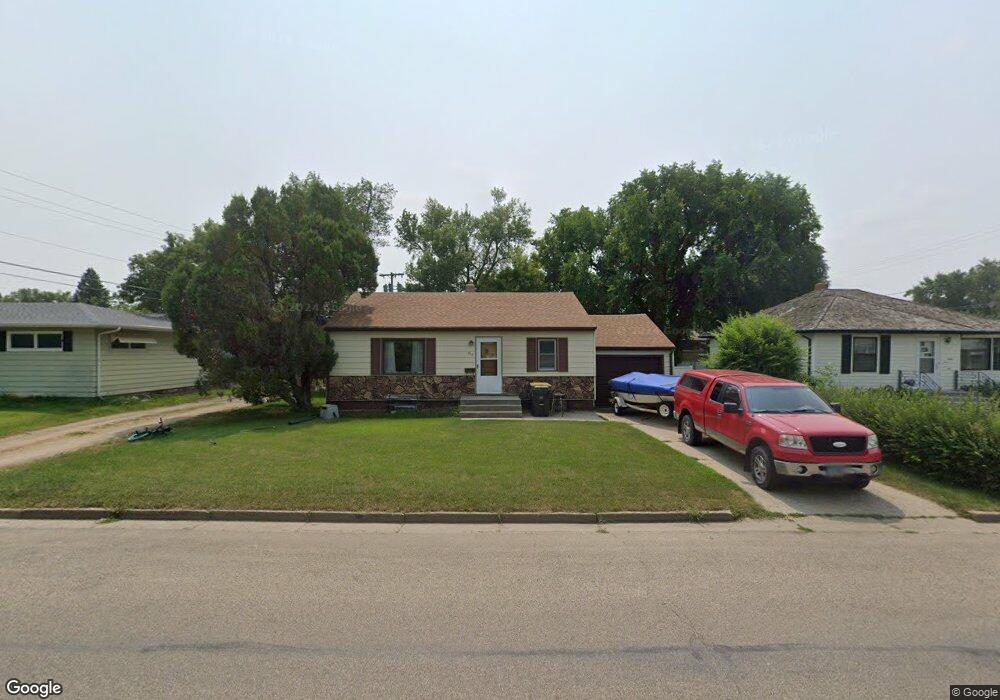 418 13th St NE, Jamestown, ND 58401 - photo 1