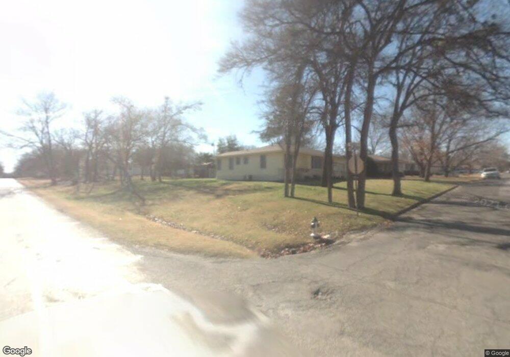 312 E Russell Ave, Bonham, TX 75418 - photo 1