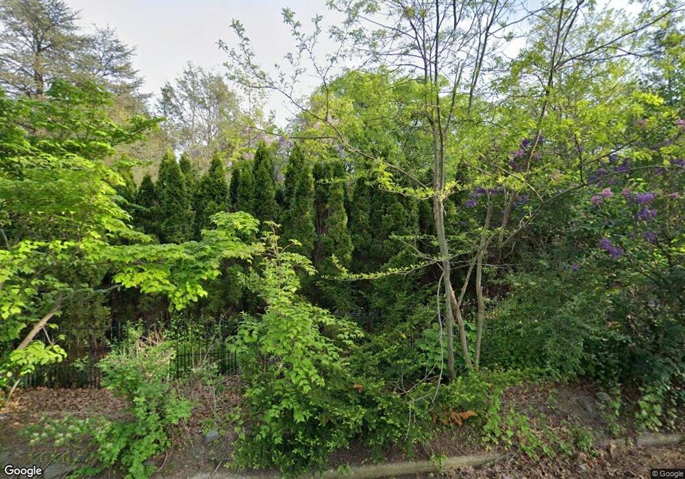 18 Daron Ln, ComMacK, NY 11725 - photo 1