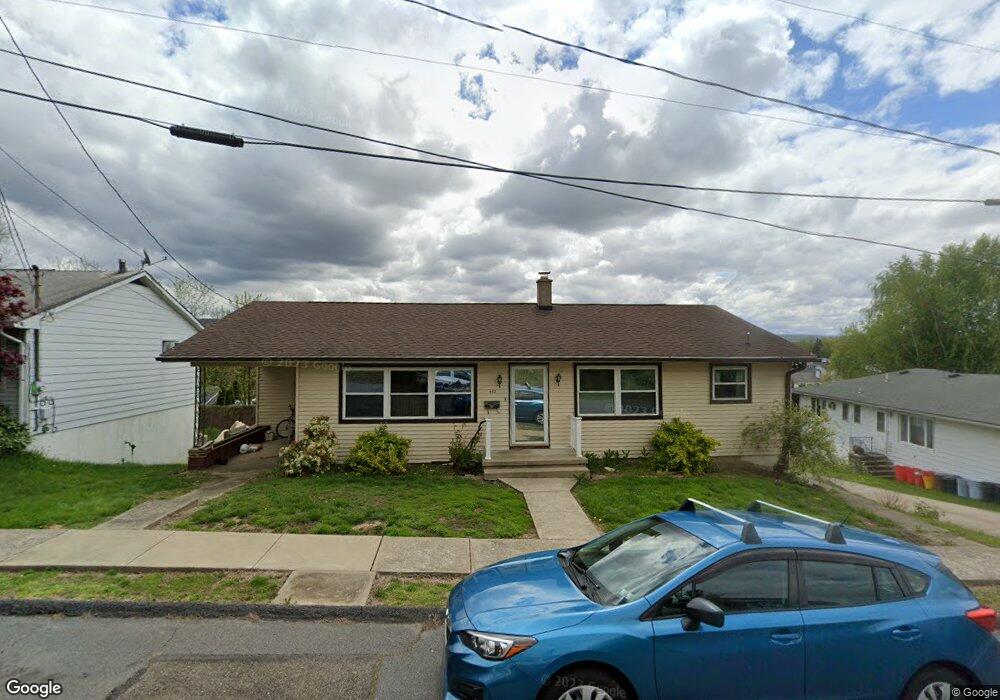 402 Schrader St, Taylor, PA 18517 - photo 1