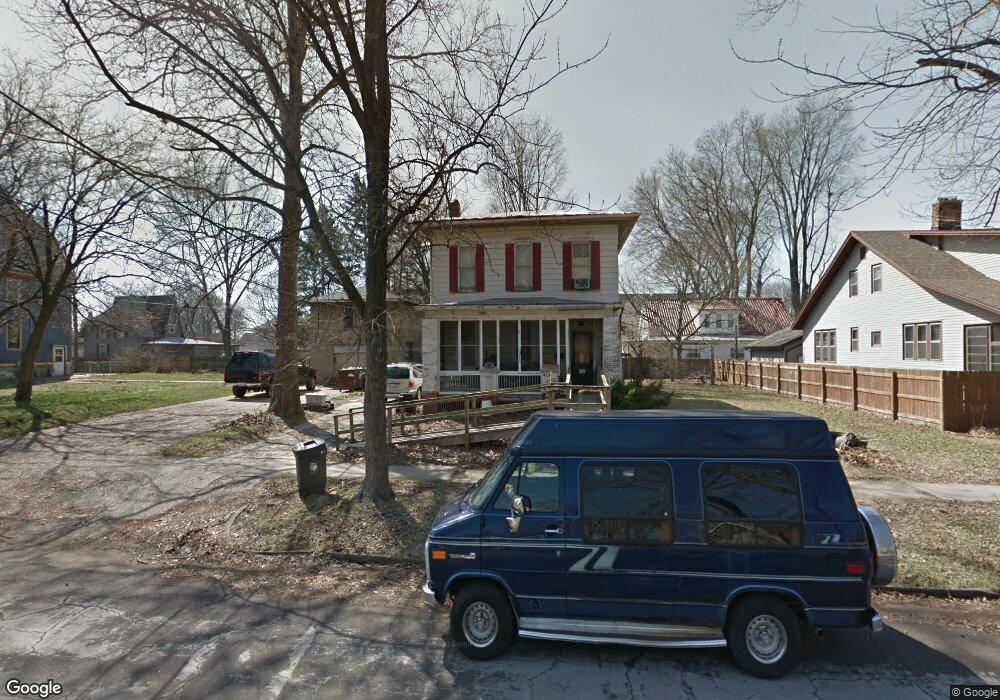 607 Tremont St, Lincoln, IL 62656 - photo 1