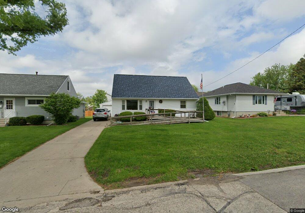 2408 Mallory St SW, Cedar Rapids, IA 52404 - photo 1