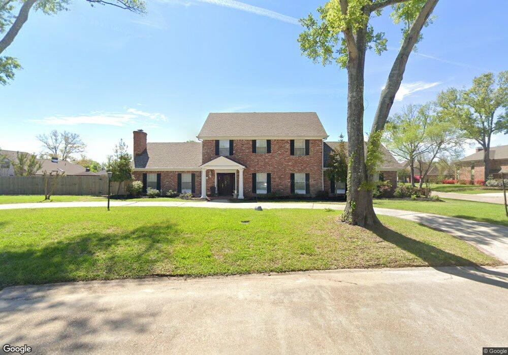 1505 W Dumbarton Dr, Lake Charles, LA 70605 - photo 1