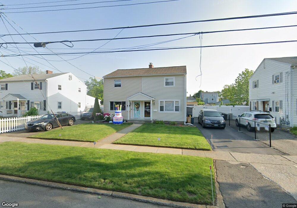 149 Mcgrath Ct, Stratford, CT 06615 - photo 1