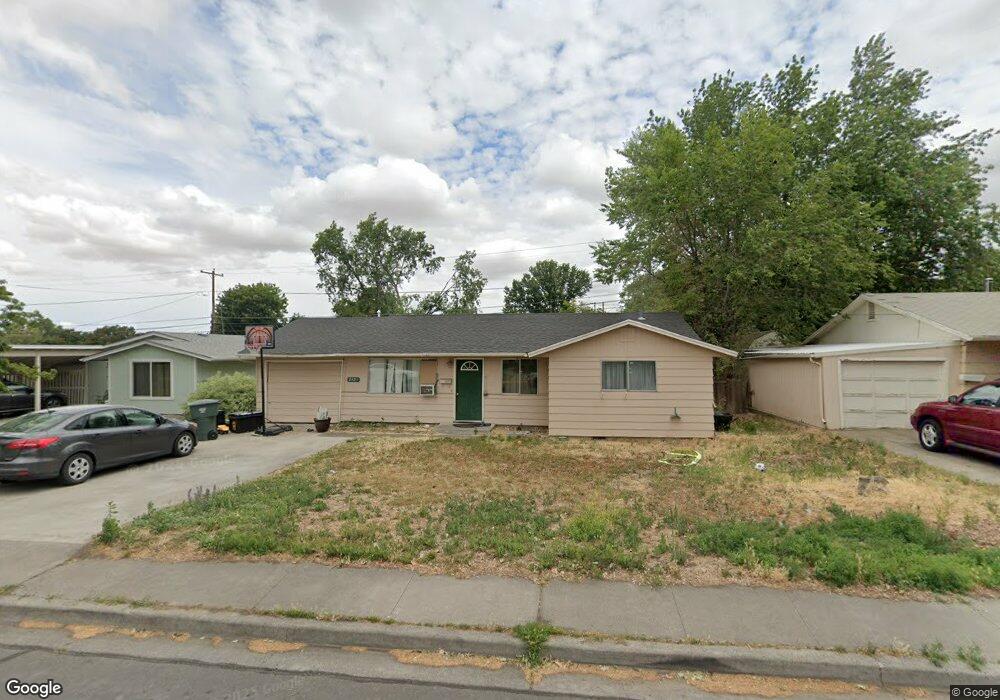 2421 SW Perkins Ave, Pendleton, OR 97801 - photo 1