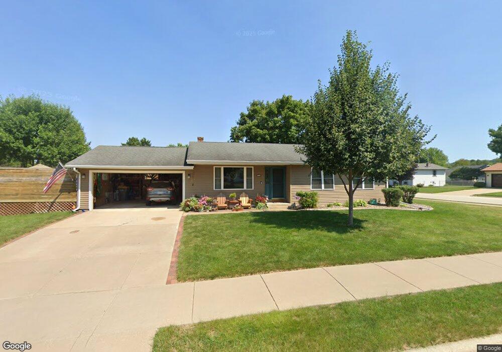 1111 Juniper St, La Crescent, MN 55947 - photo 1