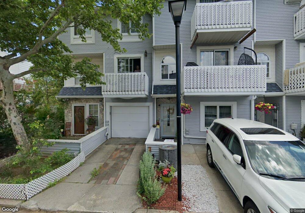 69 Country Dr E unit 53, Staten Island, NY 10314 - photo 1