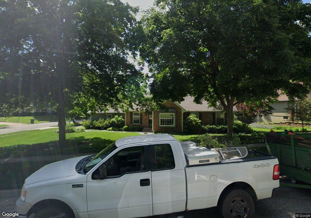 3243 SW MacVicar Ave, Topeka, KS 66611 - photo 1