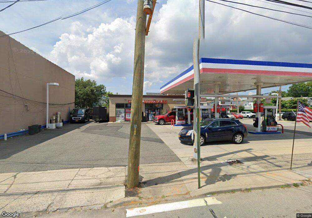 70 E Jericho Turnpike, Mineola, NY 11501 - photo 1