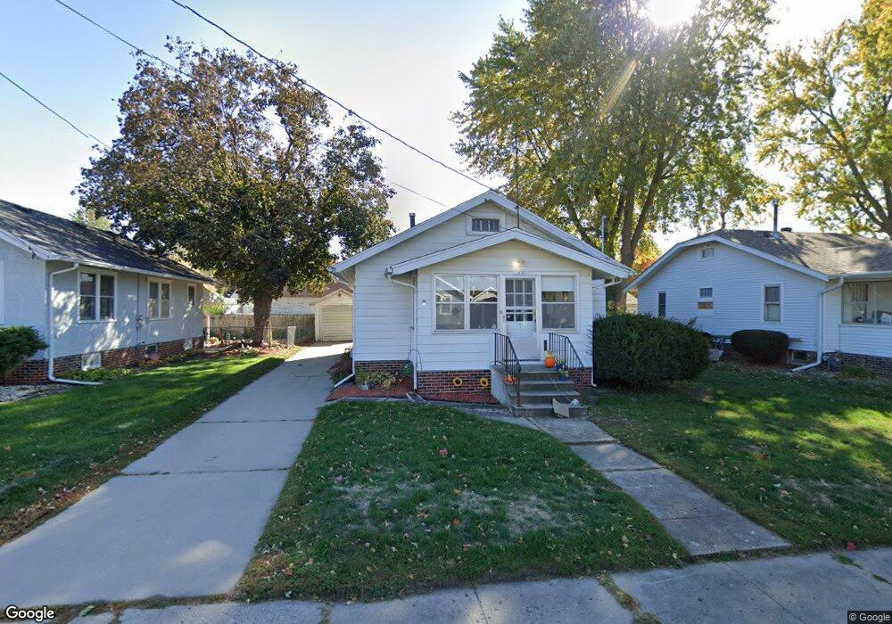 1007 N 5th Ave E, Newton, IA 50208 - photo 1
