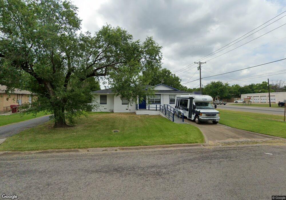 200 E Russell Ave, Bonham, TX 75418 - photo 1