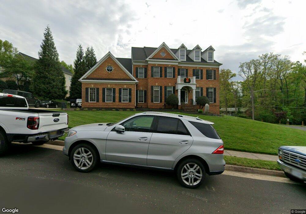 6699 Valley Brook Dr, Falls Church, VA 22044 - photo 1