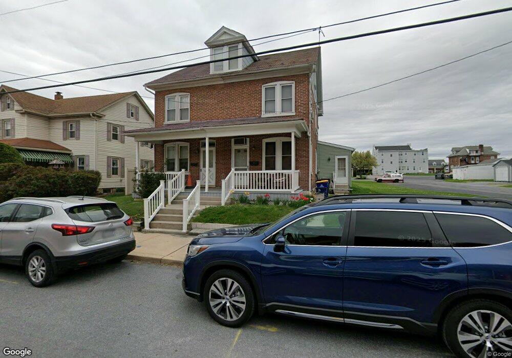 111 W Franklin St, New Holland, PA 17557 - photo 1