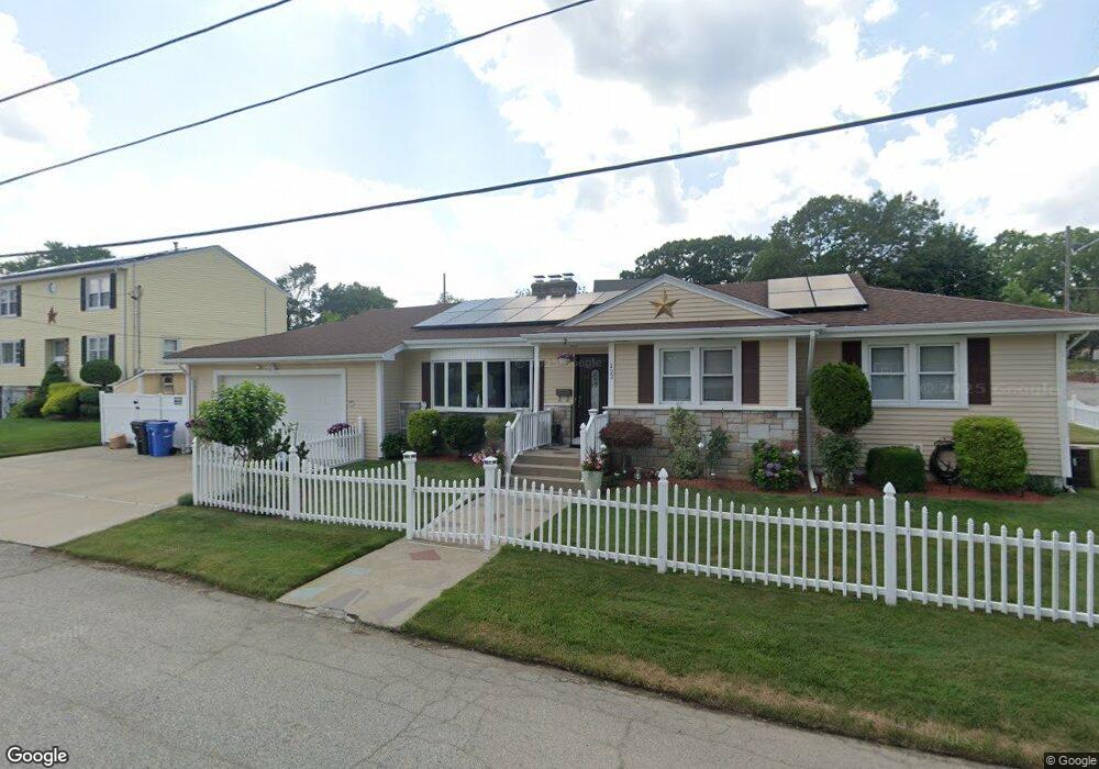 122 Minerva Ave, Cumberland, RI 02864 - photo 1