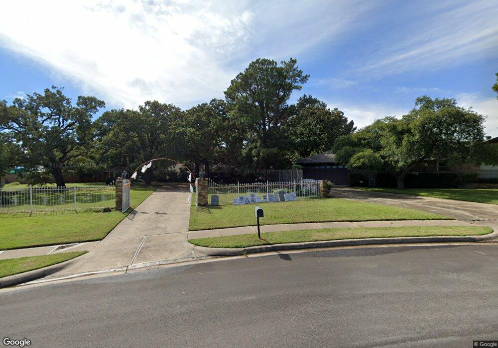 404 Eagle Dr, Bedford, TX 76021 - photo 1