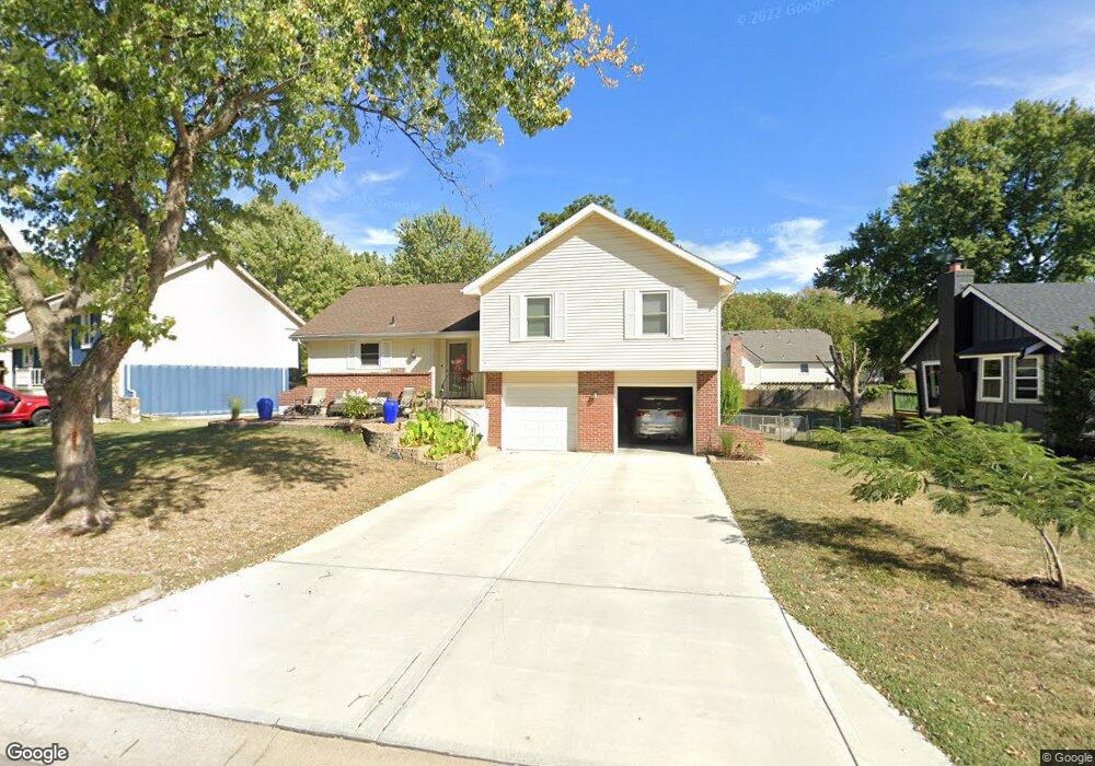 6423 Acuff St, Shawnee, KS 66216 - photo 1